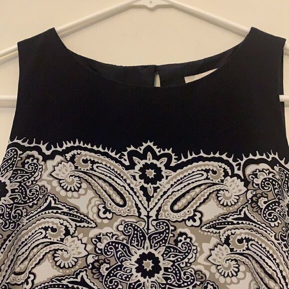 Loft navy , tan and white sleeveless dress. Paisley pattern. Size 0 - Picture 4 of 7